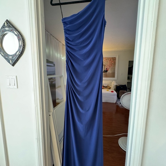 Goddess sexy one shouldered Laundry By Shelli Segal gown - NWT - Picture 3 of 6